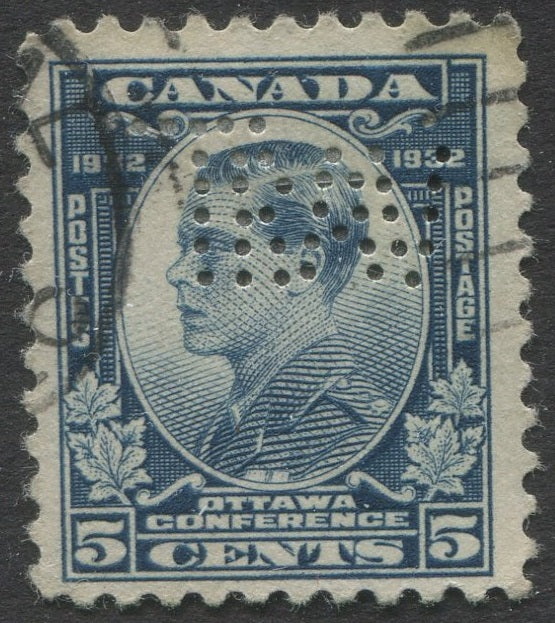 0193CA2301 - Canada #193 Perfin