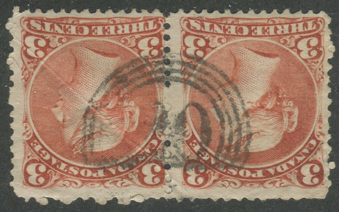 0025CA2312 - Canada #25 Pair, 4-Ring Numeral Cancel &#39;30&#39;