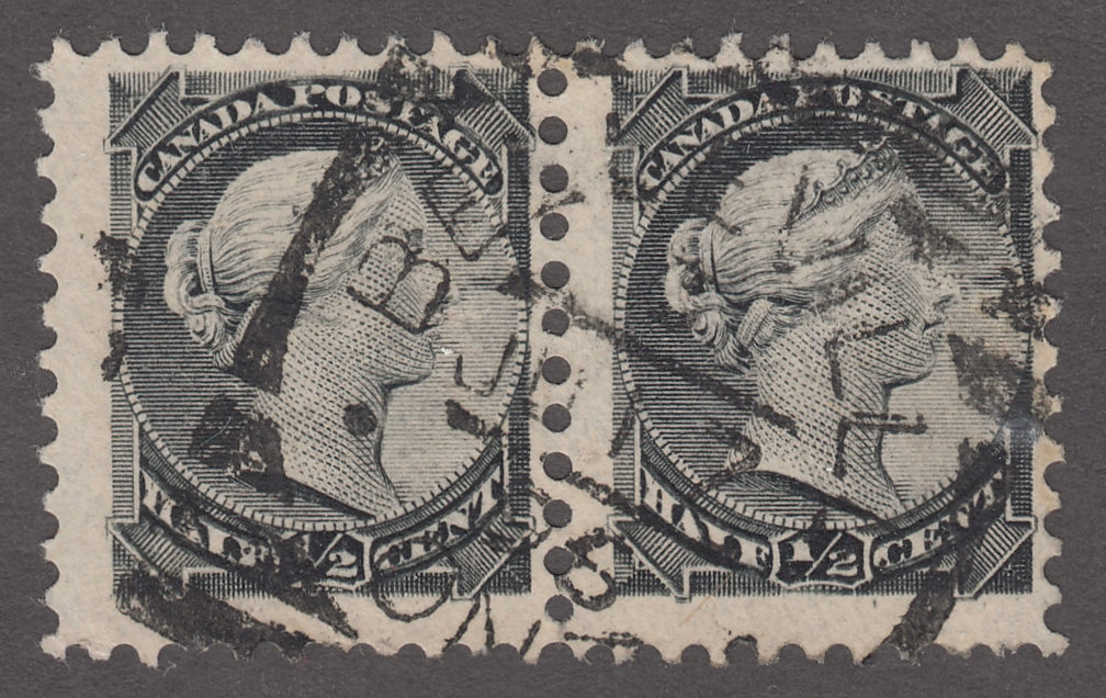 0034CA2101 - Canada #34vi Pair - Used