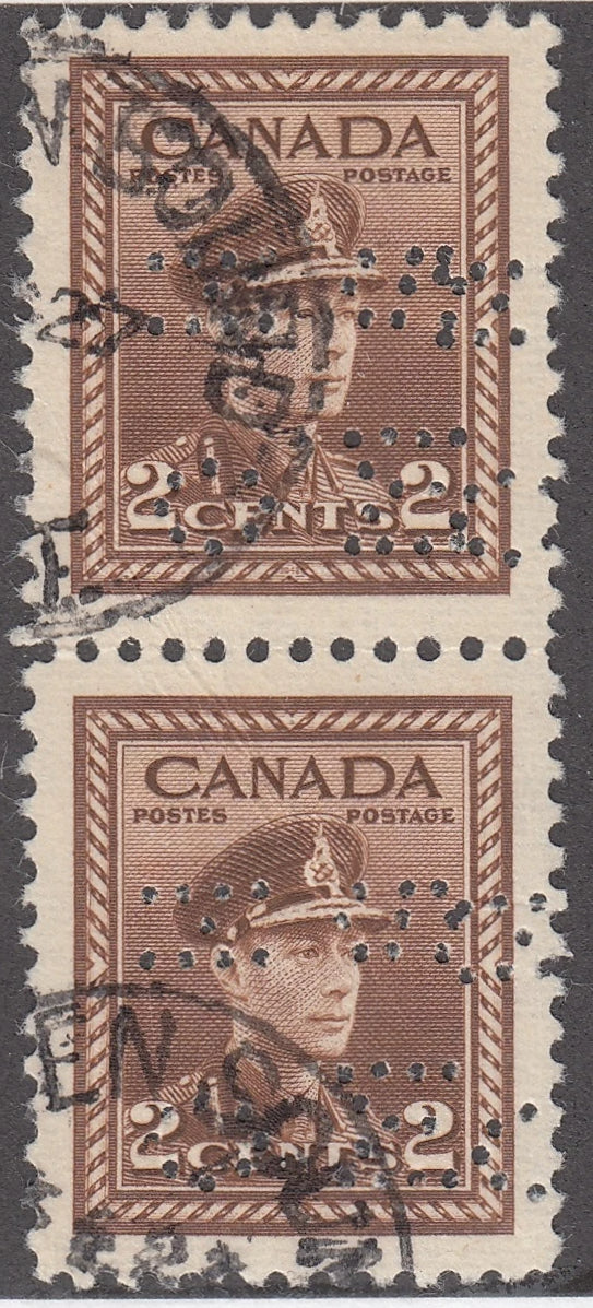 0311CA2106 - Canada O250 &#39;E&#39; - Used Vertical Pair