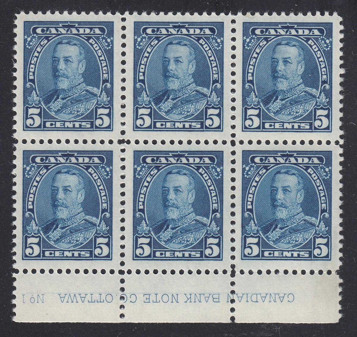 0221CA2104 - Canada #221 - Plate Block