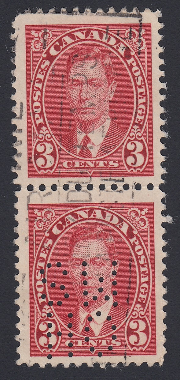 0260CA1804 - Canada OA233 &#39;C Z&#39; - Used Vertical Pair